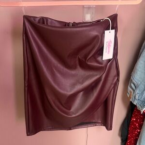 Chic Burgundy Faux Leather Pencil Skirt